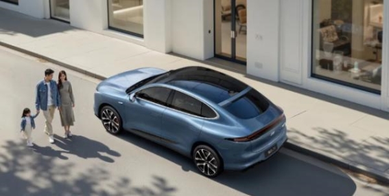 智己LS6：智能化时代的领跑者