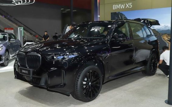 宝马X5的坚守与突破：在豪华SUV市场中的逆行之道