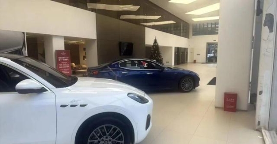 玛莎拉蒂史上罕见降价风暴：超跑女王的价格“骨折”