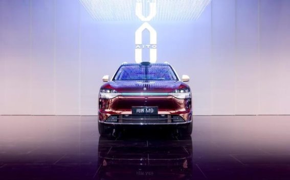 问界M9连续四月保值率冠军 引领50万级高端汽车新价值标准