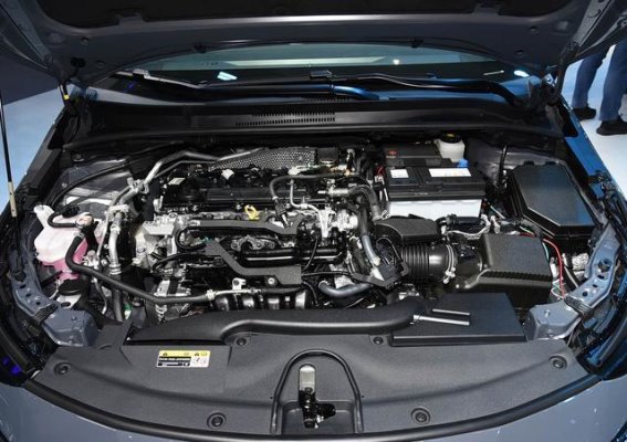 新款丰田卡罗拉亮相：加长轴距与科技升级，家用车更具吸引力