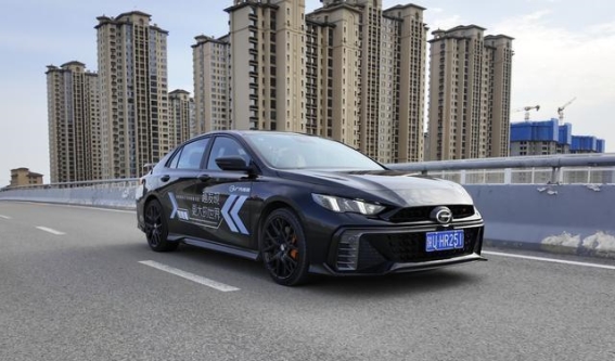 影豹R：燃油性能车里的中国热血与快乐