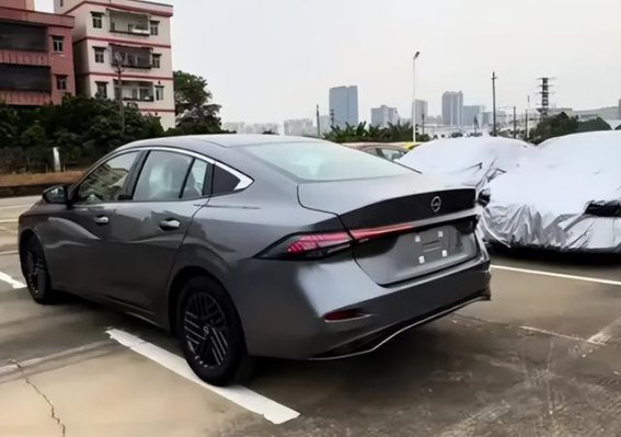 明年首发新轩逸：N7前脸加持，1.6L动力稳如老狗，销量依旧恐怖