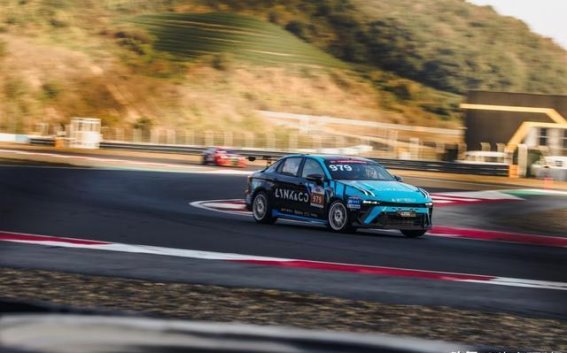 宁波4小时耐力赛展现领克03家族极致稳定性