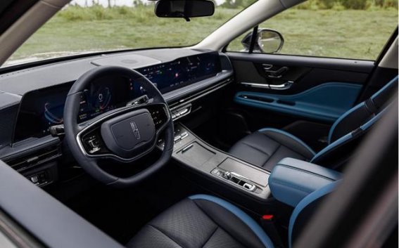 17.99万入手豪华SUV，林肯冒险家为何能俘获女生与小家庭心