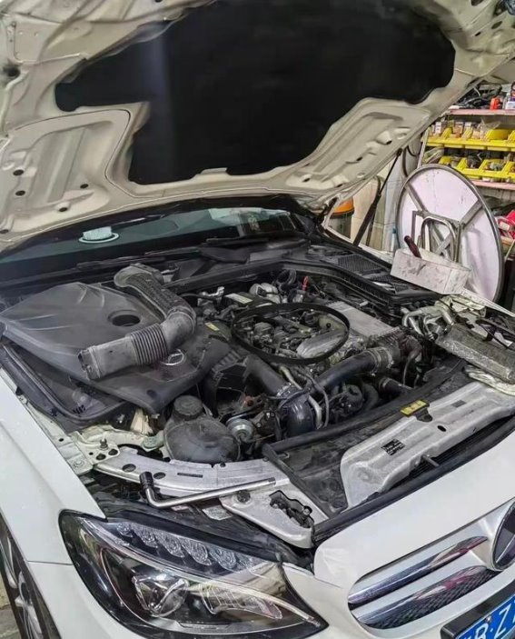 奔驰C180维修全记录：空调恢复与底盘异响彻底解决