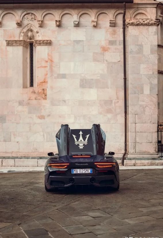 玛莎拉蒂三叉戟百年庆典：布鲁塞尔车展上的荣耀与未来