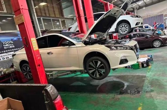 日产天籁小保养全记录：不仅换机油，这些细节也要注意