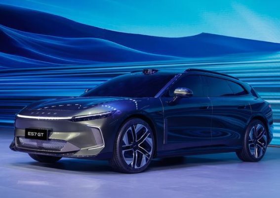 星途之夜四车齐发 明年固态电池猎装先行