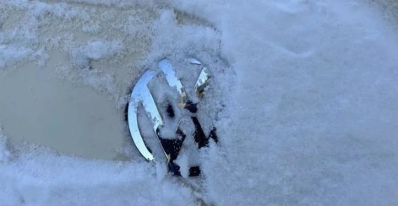 宝马大幅降价背后的行业隐忧：合资车企的未来何去何从