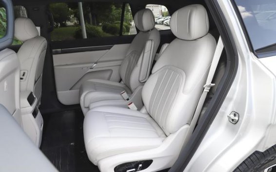 东风奕派eπ008六座版评测：大空间家庭出行的理想之选