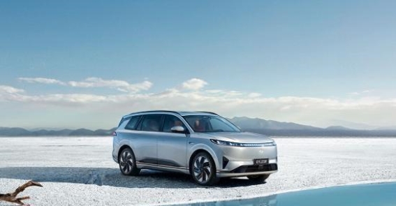 东风奕派008：家庭出行的全能之选