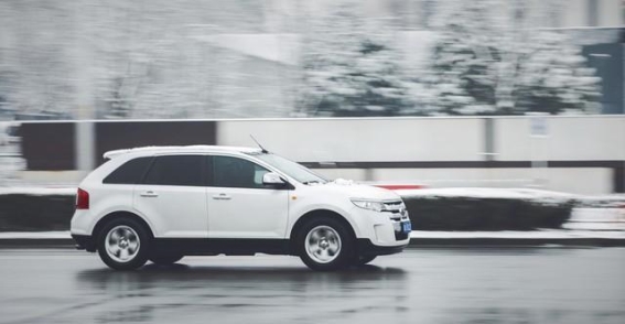 车子出现这4个情况，火花塞该换了，别再硬撑！