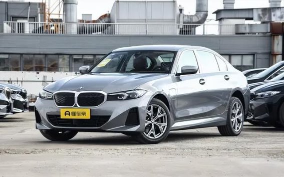 全新宝马i3上市，价格大幅下调，豪华纯电轿车更具吸引力